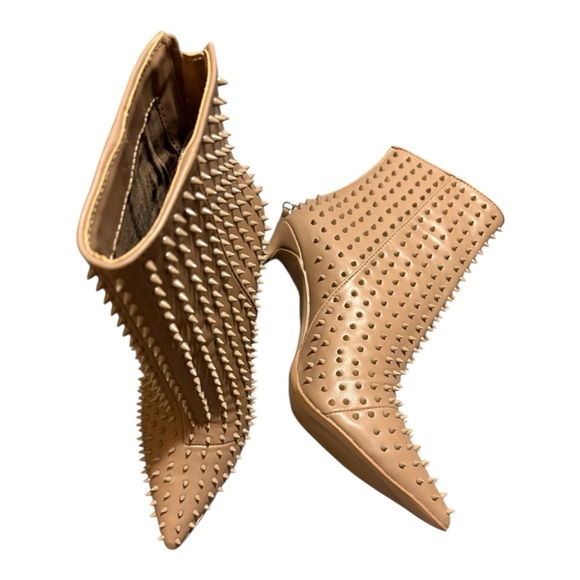 Steve Madden Brown Spiked Boots and Clutch Set - Picture 4 of 7